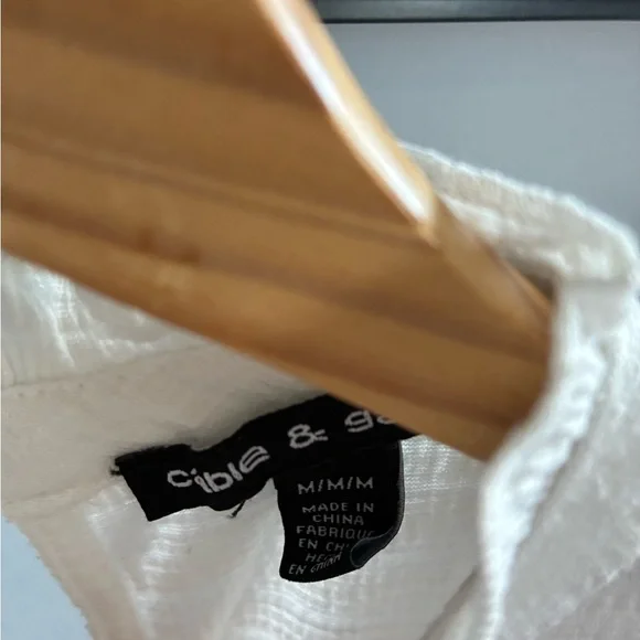 Lot of 4 boutique tops- Entro, FSL Apparel, Daytrip, Cable & Gage - Picture 10 of 10